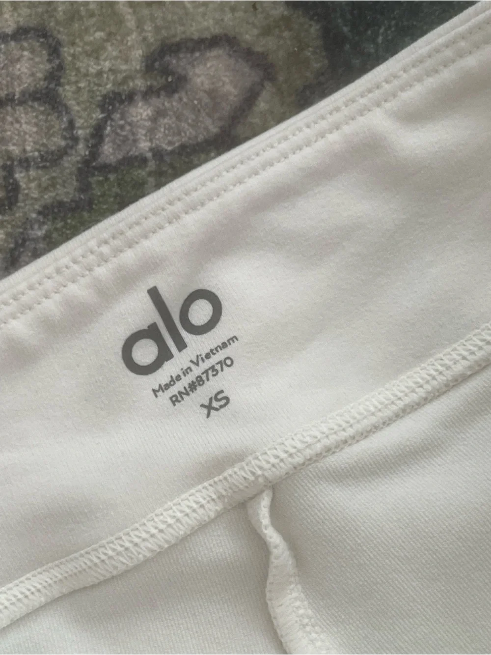 ALO YOGA Size XS woman Flare  open legs tight leggings pants